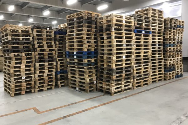 パレット買付けの現場から　～買取可能なパレットの条件とは～