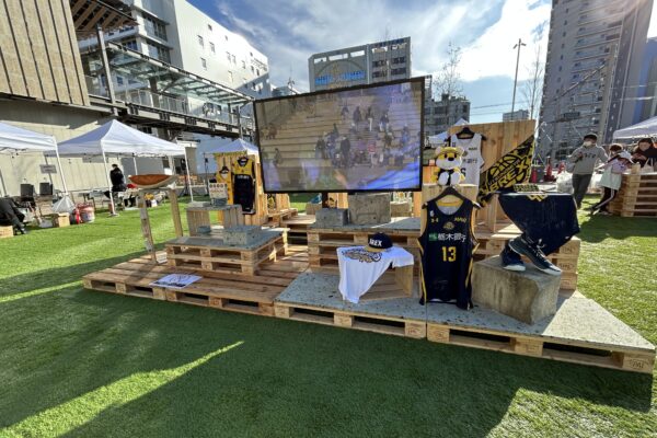 ユーロパレットを使った屋外公共施設のイベント事例